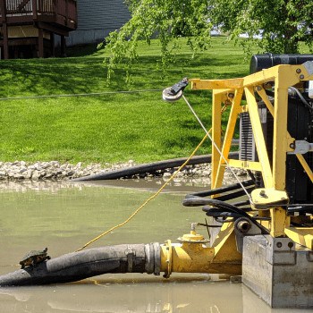 The dredge operates on a cable drive system. The travel cable provides the necessary power to dredge efficiently and keeps the dredge on track for accuracy.